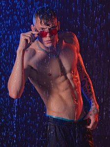 парень по вызову для секса москва